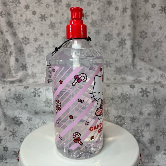 Sanrio Hello Kitty Christmas Scented Hand Soaps - Candy Cane Kisses &Snow Flurry - Picture 6 of 12